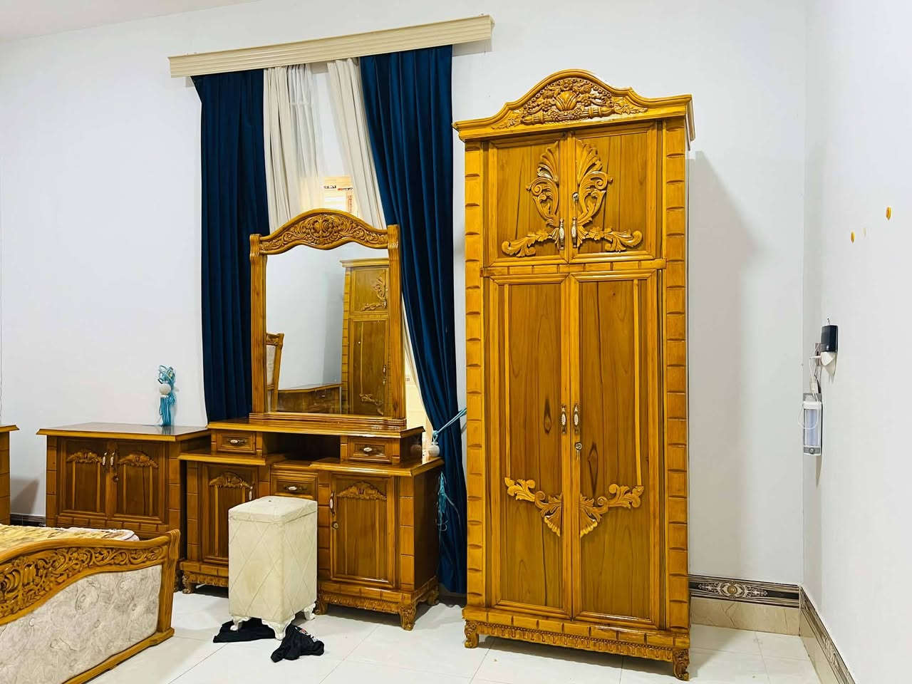 غرفة نوم • مستعملة • توصيل