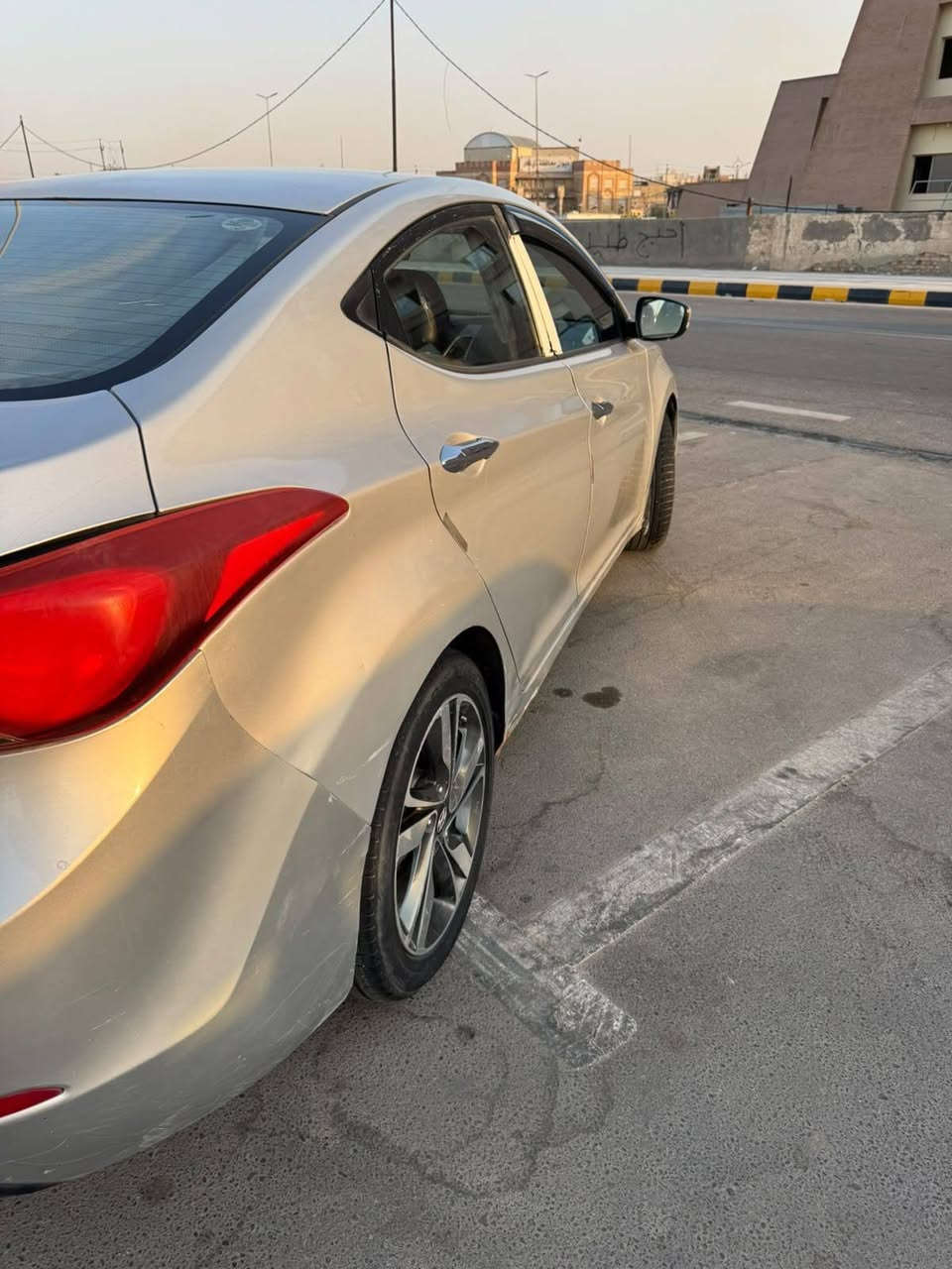 مكلف بالنشر انترا للبيع موديل 2015 خليجي كير مكينه كفاله 1600 تبريد شغال وجاهزه تبديل جاملغ وبيها رشات صبغ ابيع حزام بسمنه السعر 90 وبيها مجال للاستفسار الاتصال على الرقم ***********
