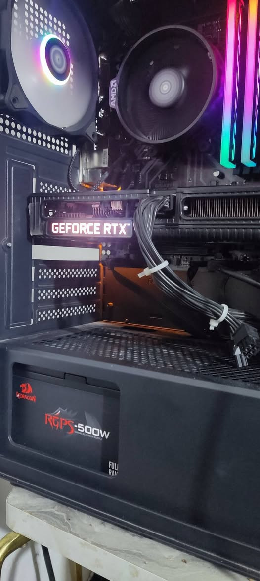 Pc للبيع
كارت شاشه:RTX 3060 G12

معالج: ryzen5 5500

باورسبلا 500

RAM 16 gb ddr4 3200 RGB
 ssd 240
HDD 512

M.B :450m
حاسبه نضيف جدا كارت كارتونته موجوده ممفتوح
 مكاني بغداد شعب 
800 وبيها مجال
رقم ***********
