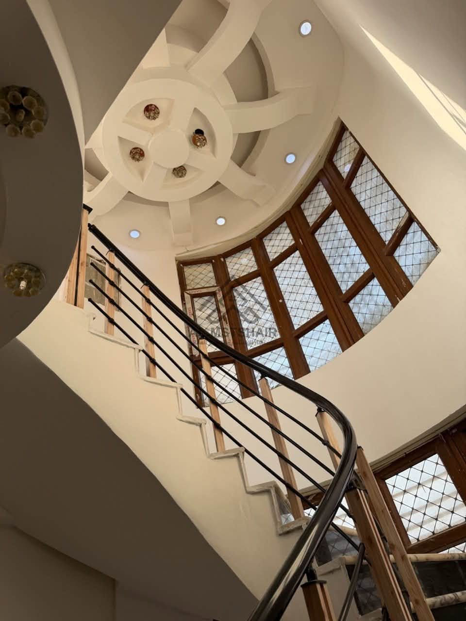 عقار للبيع #مطلوب_مبادرة_75_مليون 
الديوانية حي الجامعة قرب مدرسة الجامعة📍
المساحة 100 م
الواجهة 10 م
ركن

يحتوي العقار على طابقين كونكريت مسلح 

غرف عدد 3 
استقبال 1 
صاله 1 
مطبخ1 
مجاميع صحية عدد 3 

🔹للاستفسار اكثر الاتصال على 
*********** 
‭       📱      |           
‭
او 
🔹زيارة مجموعة المستشار العقاريه لتجارة العقار 
الديوانيه ام الخيل مقابل بلدية الديوانيه
مكتب المستشار للاستثمار والتطوير العقاري في محافظة الديوانية

نص مكتوب في الصور:
- AL MSTSHAIR
- AL-MISHAIR
- المستشار للإستثمار والتطوير العقاري
- AMSTSH للاستثمار والتطوير العقاري
- AL-MSTSHAIR