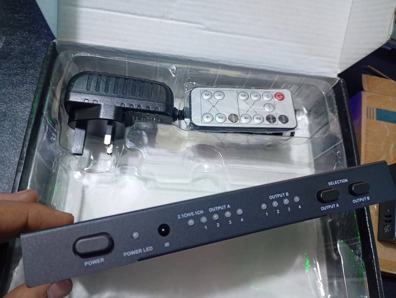 موزعات HDMI قطعتين ب 15 الف مع التوصيل
