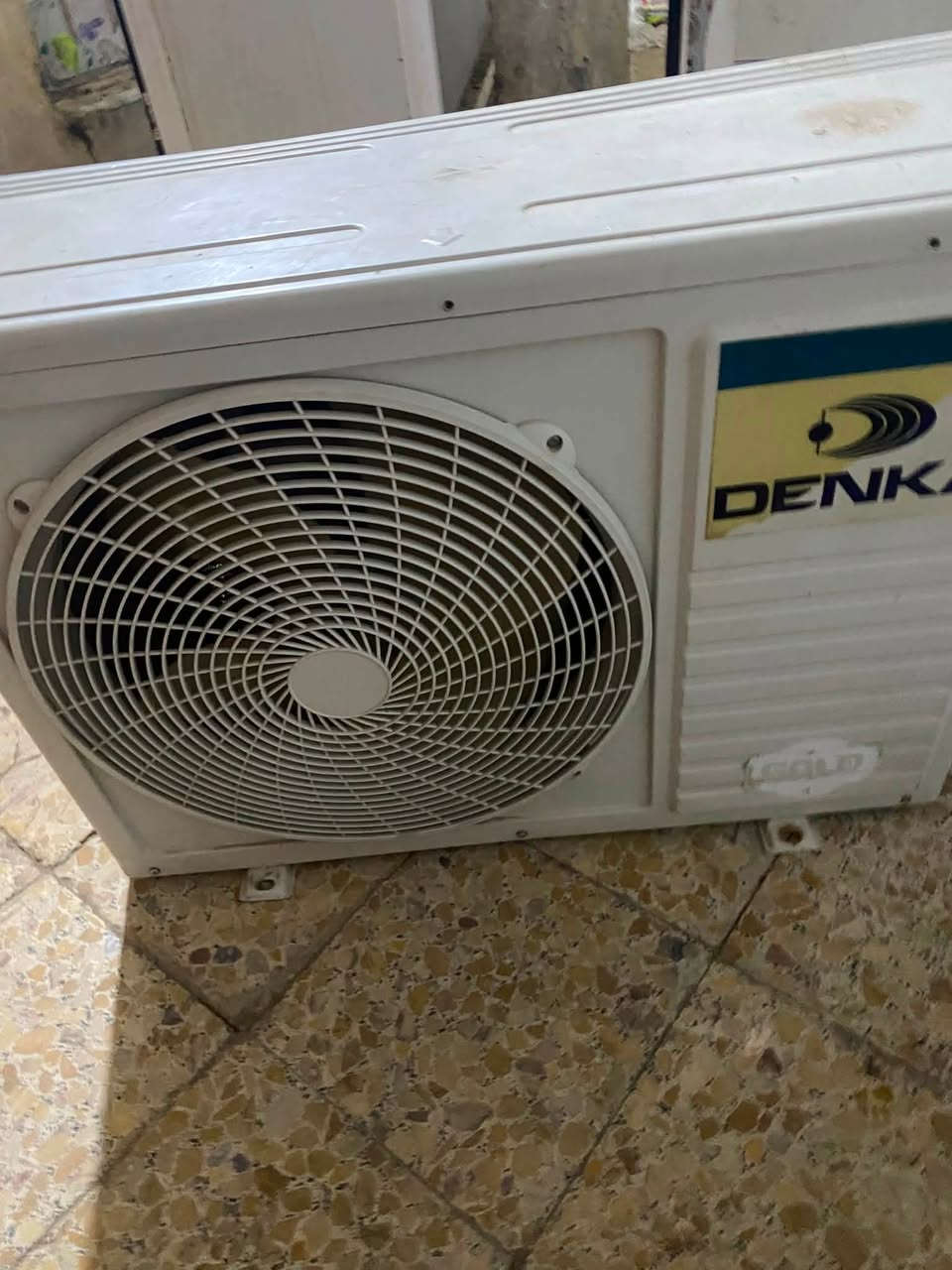 السلام عليكم جبسون طن ونص كامل يشتغل بس بي فصله وخارجيات طن ونص دنكه والحافض سعر 300 قفل بصره حي الحسين ***********
