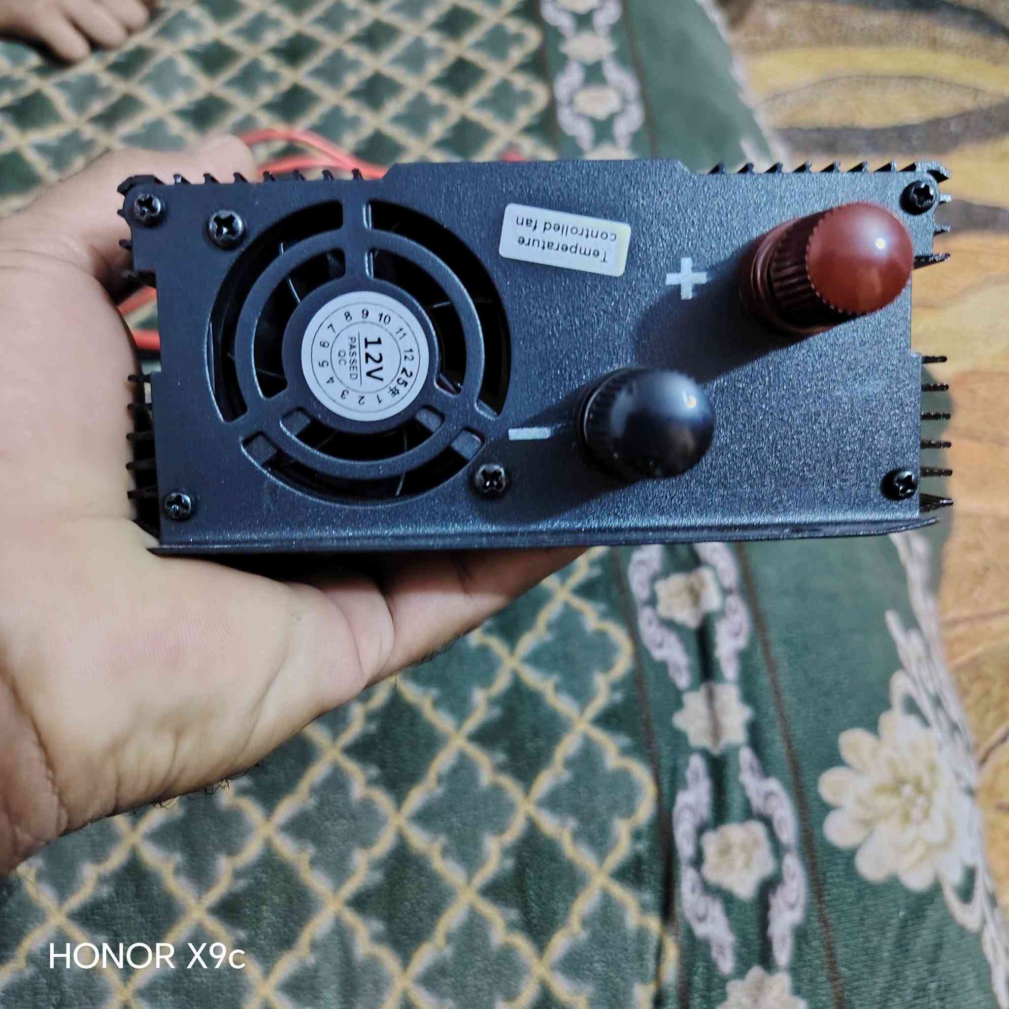 عاكسة • ٤٠٠٠ واط • جديد غير مستخدم