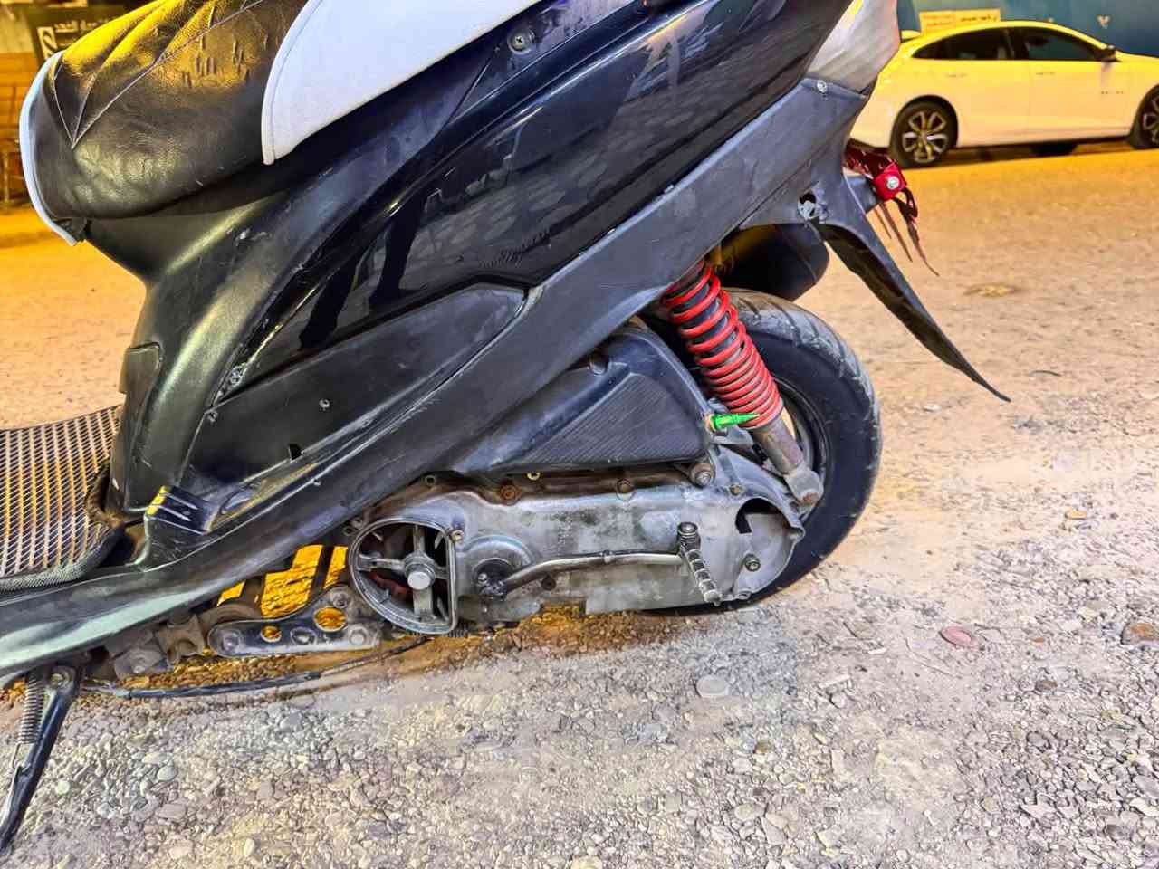 ماكس عدله ابلاديه
دراجه خير من الله كامله اشاير بك لايت شغال دشبول الكتروني المكينه بلاديه ممفتوحه الكابريتر هم البلادي والسلف البلادي دراجه نصبته حلوه 
نقصه صدر امامي شويه تعبان وباتري ضعيف 
550 بيه مجال بسيط 
المكان حي الجامعه بغداد 
***********
