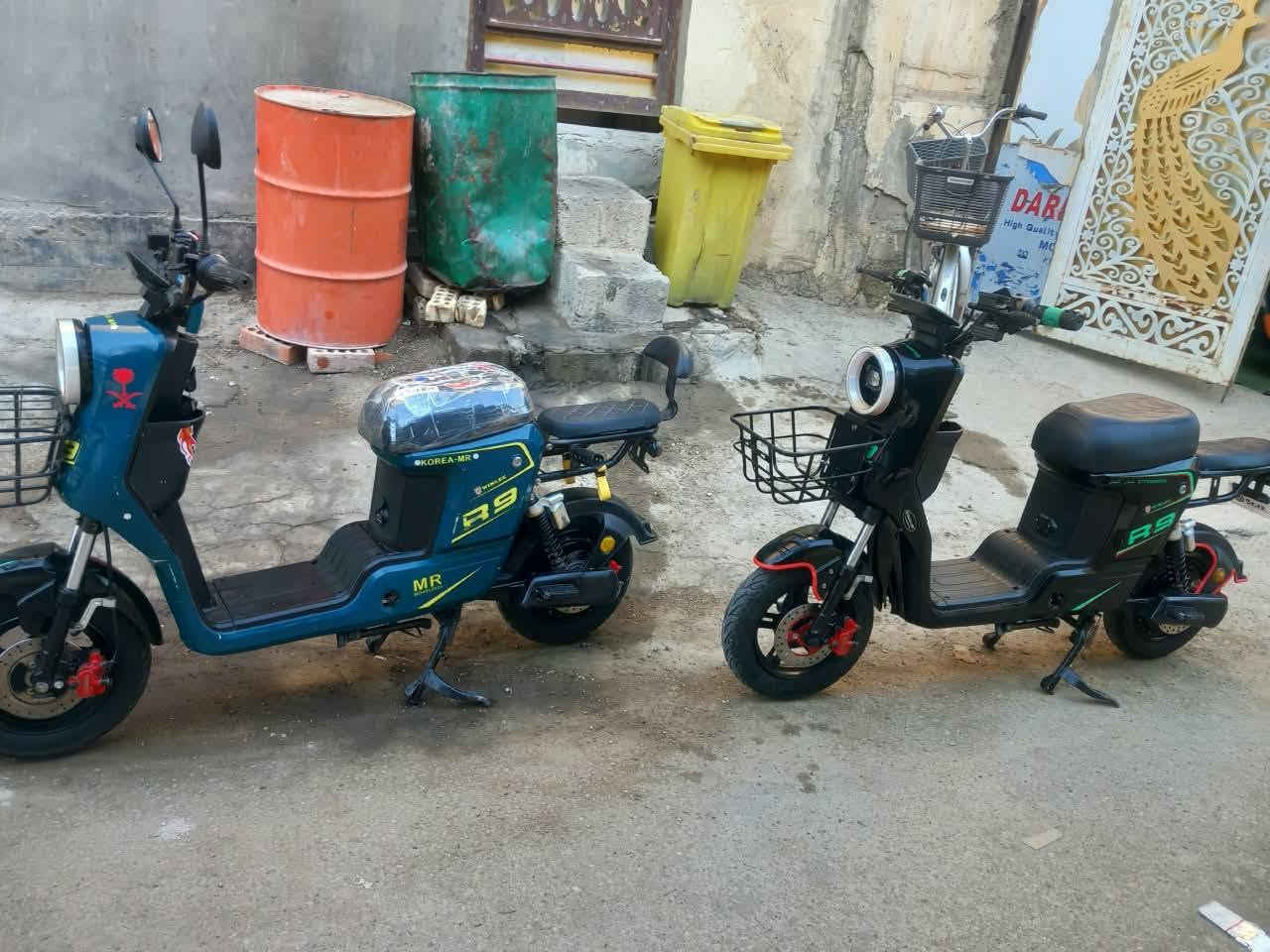 دراجه ار٩ بطاريات اكبار دراجة كاملة اي نقص مابيها بلوتوث رجوع بك كاملة سعر ٣٥٠ وبيها مجال قليل هاتف ***********بعقوبة مجسر مفرك
