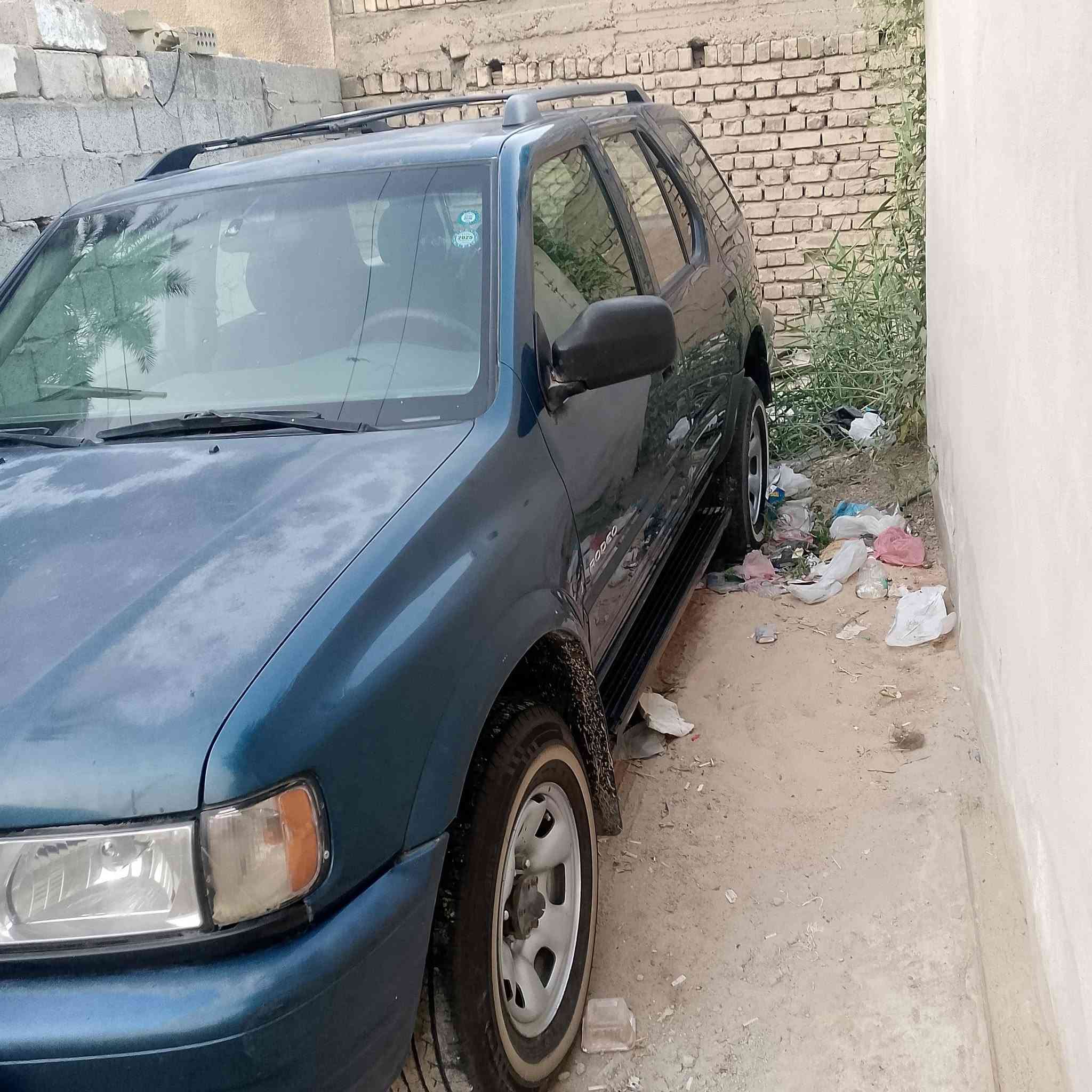 سيارة ازوزه  موديل 2000 للبيع
جديده سياره نظيفه كلش دواخل   جاهزه من كلشي. مكان السياره بغداد 
سعر السيارة 45 وبيها مجال حك الجيه
***********
