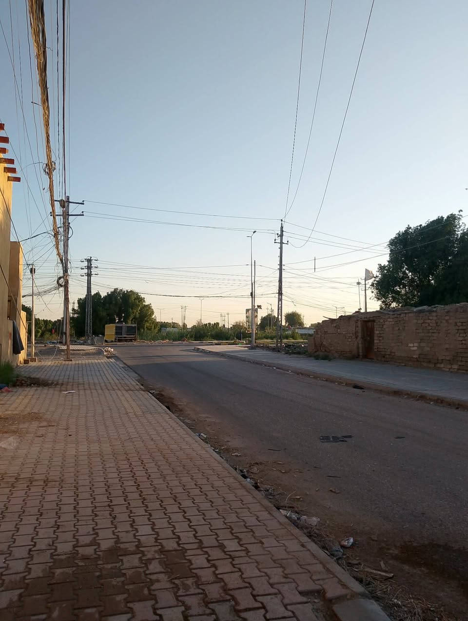 بيت للبيع بالجمعيه حي الجهاد ركن  عله شارعين مقابل قريت التضامن وقريب عل شط  البيت طابو مساحته 145م الأستفسار السعر خاص و الاتصال على الرقم***********
