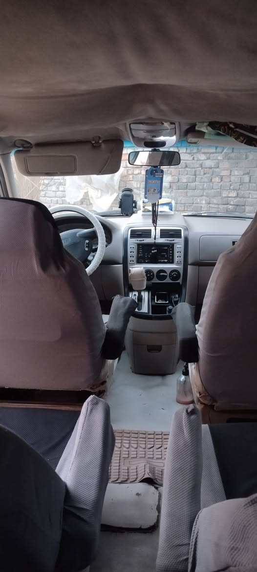 سلام عليكم كرنفال مديل 4 محدث 5 وارد خليجي خصوصي كاز مكينه 3000 تبريد 3 قطع تخم تاير جديد سياره لا تبخير ولا تنقيص مكينه خير من الله كير اوتو  سنويه 31 استوهي صاعده هزه رقم انكليزي مداور ثانيوم الصور متفيد تعال شوف العين وفحص بيع او مراوس حسب القناعه السعر 75 او بيه مجال 
‏‪***********‬‏ لتواصل👉
 وتساب 📞
