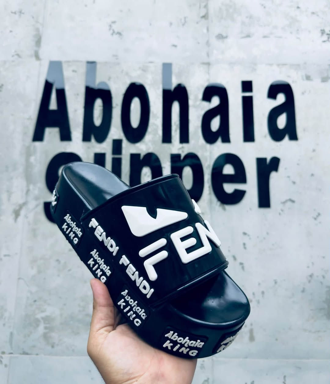 متوفر جمله ومفرد الحجز واتساب ***********

نص مكتوب في الصور:
- Abohaia slipper
- Abohaia stopper