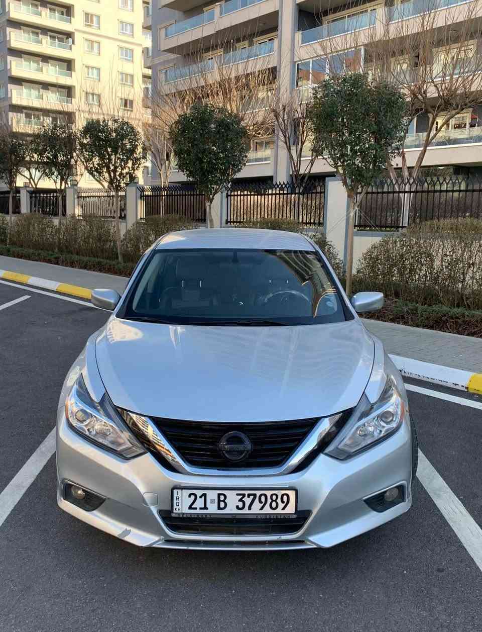 altima 2018  s special 
نیسان ئالتیمای ٢٠١٨ی مواسەفات s سپیشڵ رەنگی سلڤەر
ئەم سەیارەیە یەکێکە  ئالتیما تەیبەتەکان کە هۆگی پشتی هەیە شەریکەیە 💯
لە هیچی کەم نیە کامل گاعی و بەرگی سوکان سەر داژبوول و بەرگی کوشن مەزبووتە
بە نسبەت بۆیاخ تەنها یەک پارچە بۆیاخی هەیە بۆنیتەکەی بە بێ ناو و تەنانەت ئێرباگیشی نەتەقیەوە 💯
تەنها ١٠٢.٠٠٠ هەزار کم رۆشتووە 💯
هەر کە کریومە بەرادی خاریجیم بۆ دانەوە کە گێری گەرمی نەبینیوە 💯 
گێر و مەکینە بەشەرت نەکراوەتەوە 💯
مواسەفات :
شەغال
شاشە گەورە
کامل تەحەکوماتی سەر سوکان
ویلی کەپە زۆر نابێ بۆی بەسراوە
کوشن کارەبایە
 مۆدی لێخورین ( normal w sport )
بەسمەیە و دوودەرگا بەسمەیە
سنوق کۆنترۆلە
کامل لید و بلاجیکتۆری سپی لەسەرە 
رادارە بەس ئیش ناکا 
چوار جام کارەبایە 
زۆر مواسەفاتی کە ...
سەنەوی و هەموو شتێکی تازەیە تا ٢٠٣١ 💯
تەحویل و غەرامە بەشرت 💯
نرخ : 122🔒  
رەقەم شانسی : 1N4AL3AP6JC289450
*********** السليمانية, العراق
