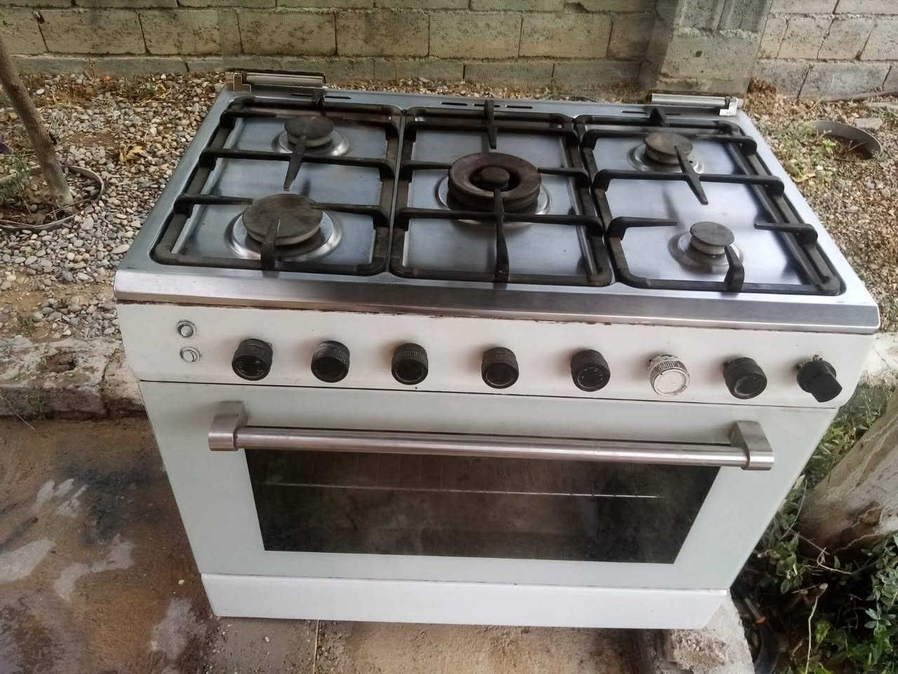 طباخ كلش نضيف شغال مابي اي عيب سعره 170 للتواصل على الرقم ***********
