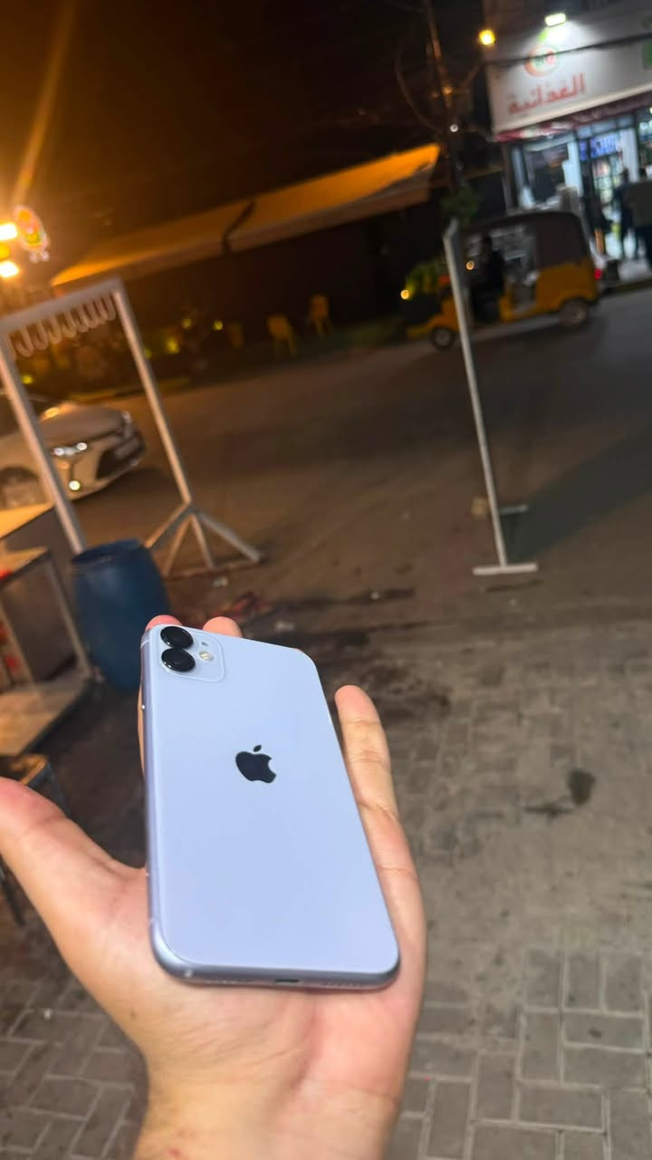 سلام عليكم
11 عادي مبدل شاشه بطاريته 73 نضيف الجهاز كلشي شغال بي حتى فيس ايدي 
***********
