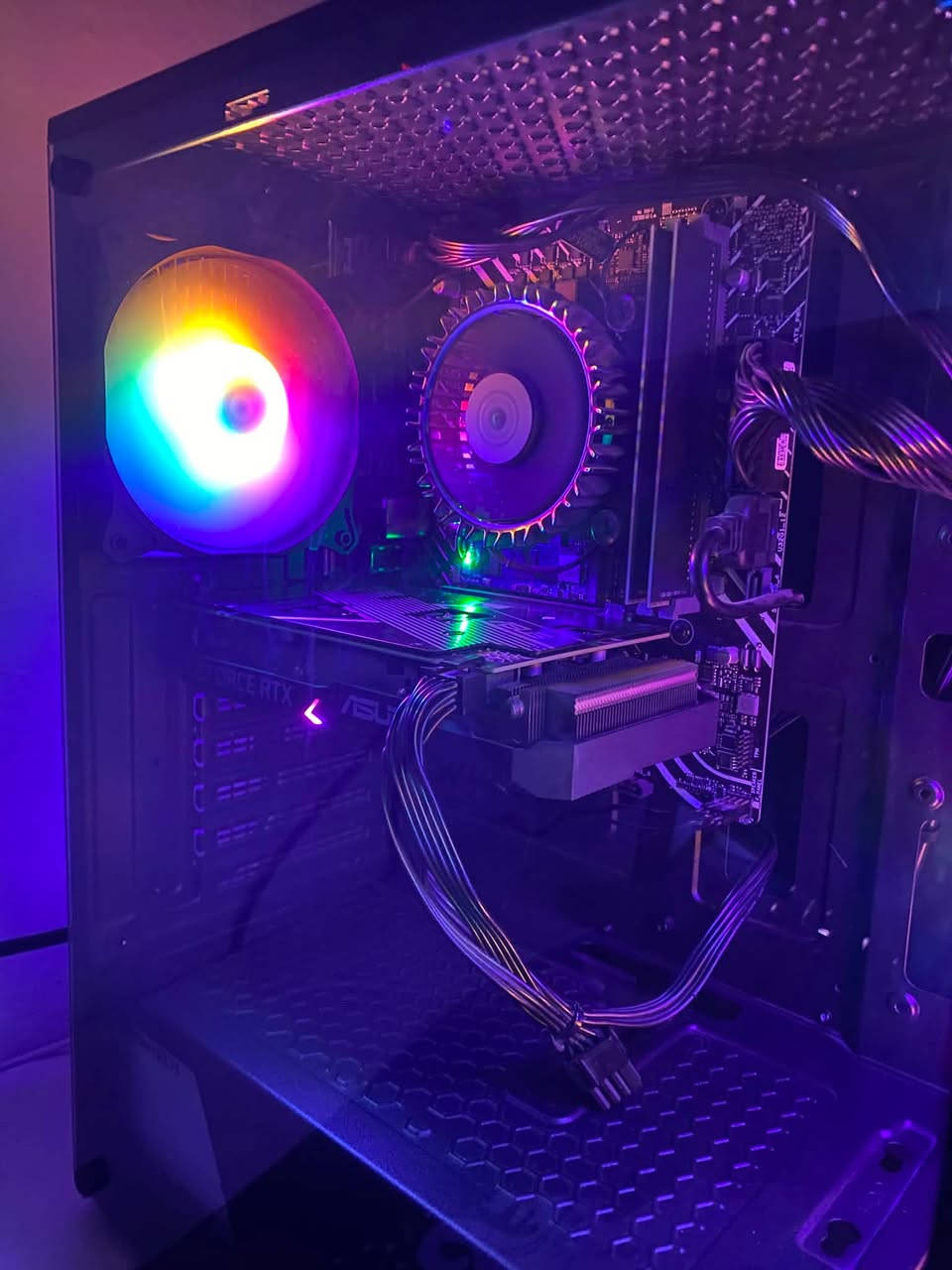 نشتري ونبيع تجميعات مستعملة
المواصفات :
كرت الشاشة : ASUS 3060 TI 8GB

المعالج : CORE I5 12400F

الرامات : 16GB 3400 

التخزين : m.2 NVME 512GB

البور سبلاي : من فانتك 650wt

الكيس : من فانتك اربع مراوح RGB

رقمي للتواصل : ***********

السعر : 935 الف، وبيه مجال بسيط

مكاني ديالى بعقوبة ومتوفر عندي توصيل لكل المحافظات
