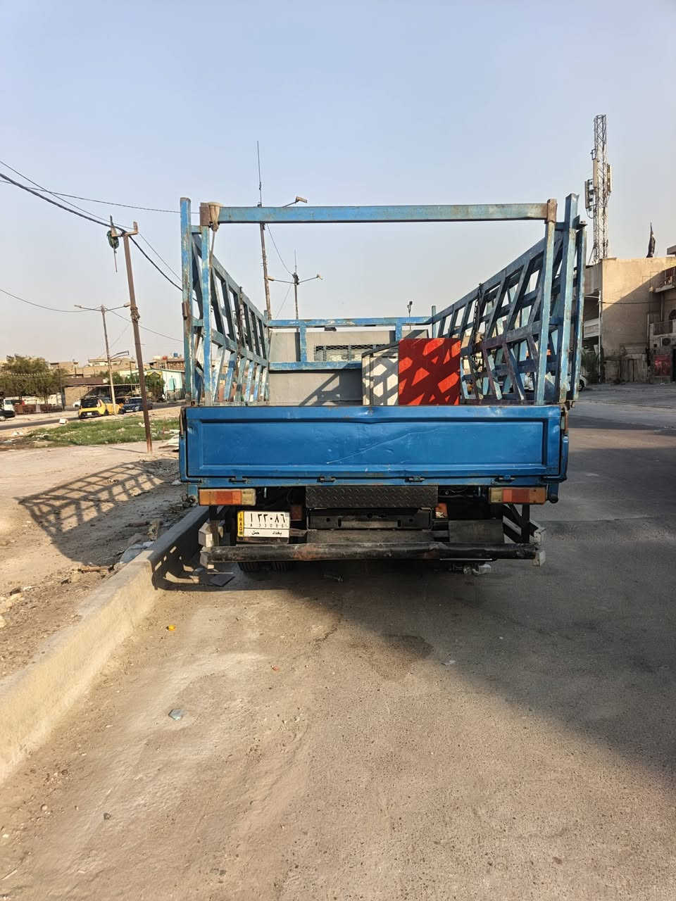 يالله سلام عليكم                   السعر 133وبي مجال
كنتر موديل 2006 رقم بغداد 
مكينه قطره صغر حديث 
تخم تاير جديد بدي جنلات 
كهربائية كله شغال طول 4ونص
دوشمه هم جديد سياره جاهزه للعمل 
مكان سياره بغداد ***********
شرط تحويل علمن مكلف بالنشر
