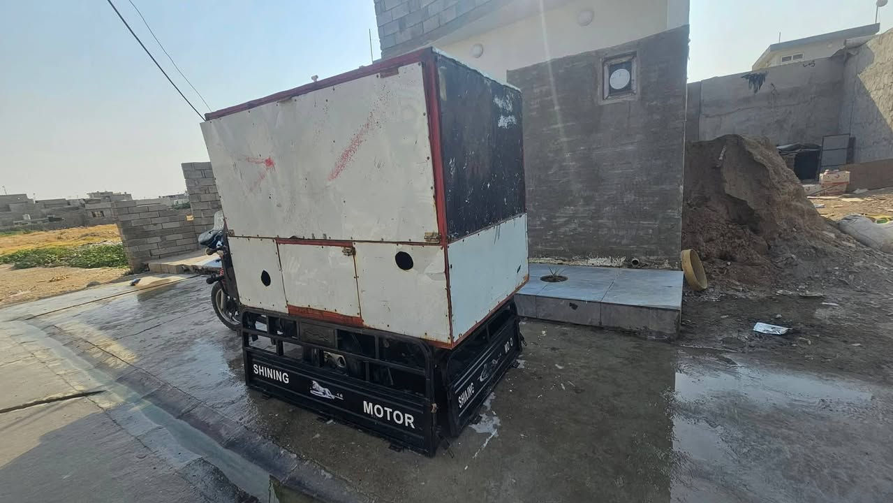السلام عليكم اخوان ستوته للبيع موديل 22 محرك 25 ستوته شرق ستوته جعلها مطعم***********
