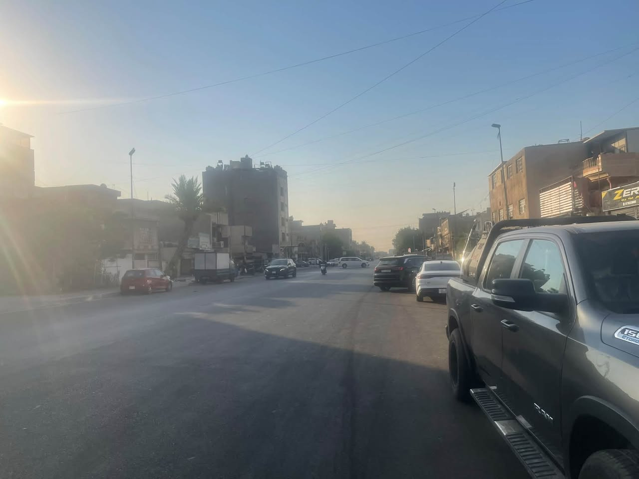 دار تجاري للايجار المساحه 200 متر يحتوي على كراج ومطبخ كبير واستقبال كبير بالوجهه وغرفتين نوم وخدمات والطابق الثاني ثلاث غرف نوم وخدمات الموقع شارع فلسطين العقاري محله 502 شارع مسرح الخيمه العريض مقابل الدكتور زكي نوح يؤجر شركة مذخر مخزن للاتصال *********** او *********** شركة الخيمه للعقار
