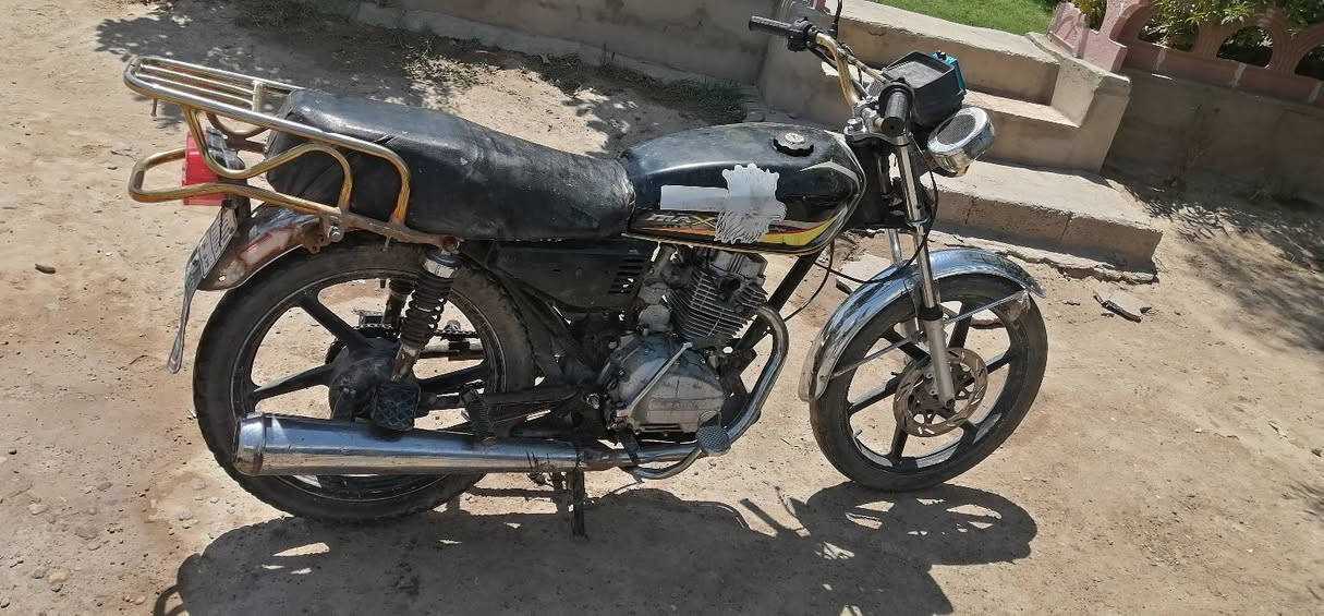 سلا عليكم ماطور 5كير محرك مفتوح لا صرف ولا بخار كهربايات شقاله سعر 290 وبي مجال بسيط مكاني شاطي الجدر ***********
