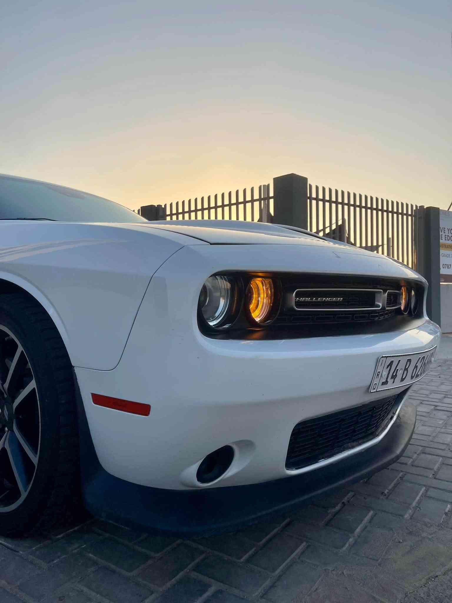 � للبيع دوج تشالنجر R/T HEMI موديل 
 موديل : 2023

🤍 اللون: أبيض
🏎️ المكينة: HEMI 5.7 R/T
📍 الرقم: بصرة
🛣️ الممشى: 43 ألف كم
⭐ Last Call اخر اصدار
✨ مواصفات وسط معروفة 

السيارة نظيفة ومرتبة وجاهزة على وضع الشركة، حادثها دعامية أمامية فقط و كصة البنيد صبغ مع بارد مكانين صغار، والسيارة ما بيها نقص.

⚠️ صور الحادث مرفقة بالمنشور

💰 السعر: 225$ قابل للتفاوض للجادين

📍 السيارة بالبصرة
☎️ *********** : للاستفسار والمعاينة
