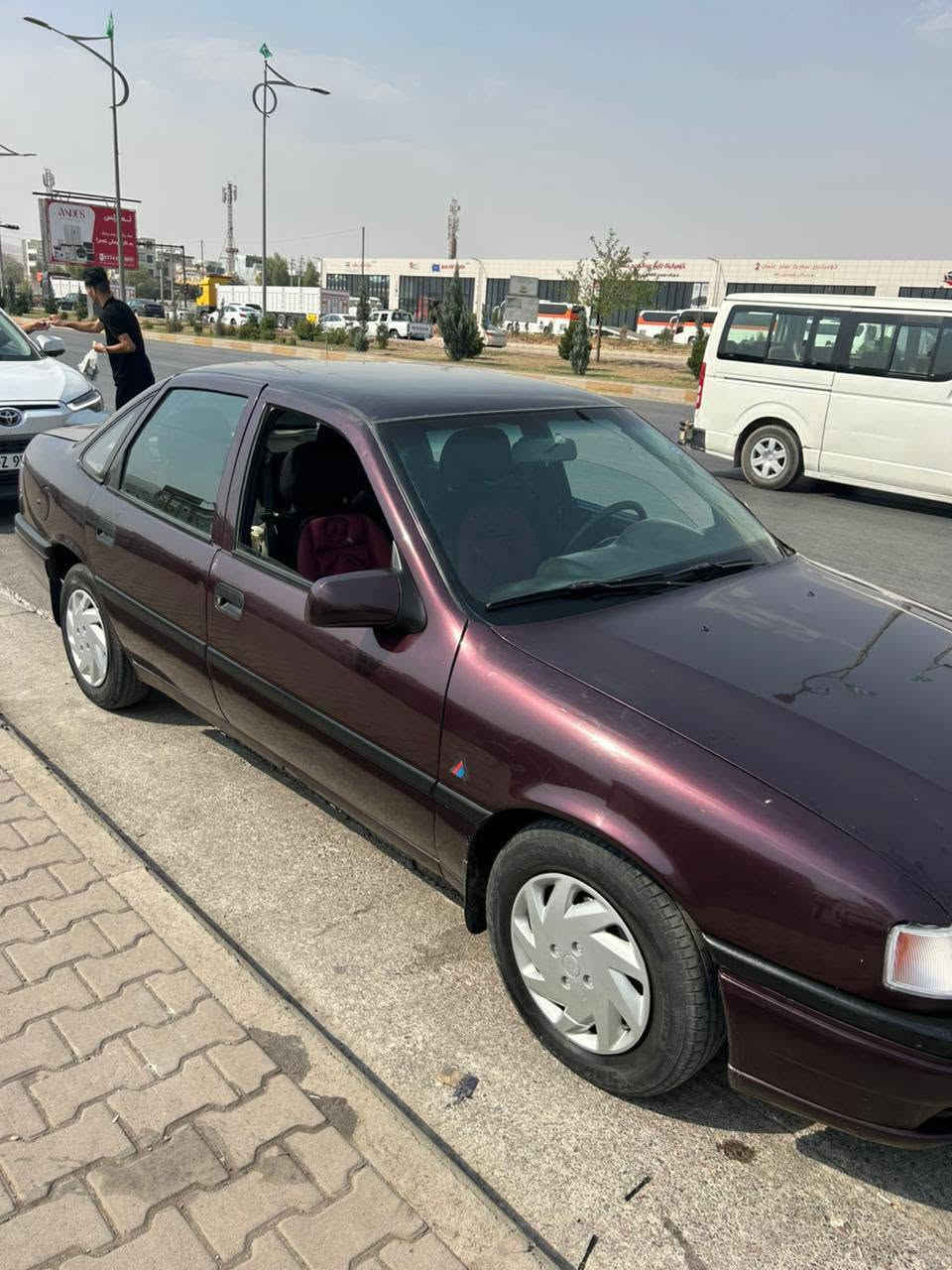 اوبل فيكترا 90 
مكينه 20 كير عادي 
صدر جديد تخم تاير جديد 
كهربائيات شغاله 
سنويه 2030 
تحويل ثاني يوم 
عنوان بغداد
***********
***********
