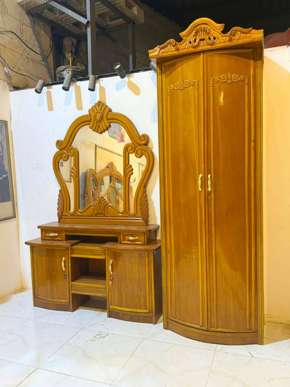 غرفة نوم عراقية • مستعملة • شغل ثقيل