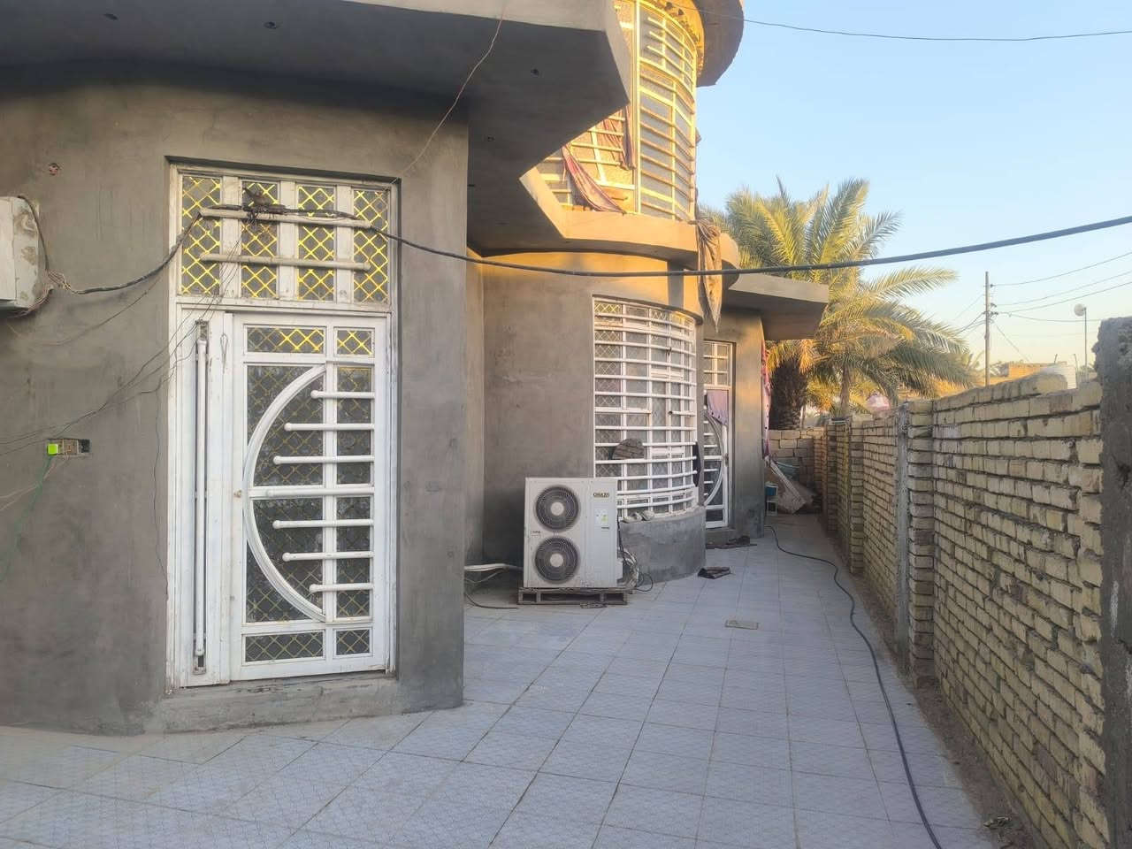 بيت للبيع مساحته ٣٠٠م زراعي
بفرع الكهوه غرفتين وصاله واستقبال ومطبخ وصحيات داخليه 
أي استفسار الاتصال على الرقم,***********
صاحب البيت أبو إبراهيم علي كاظم روضان
