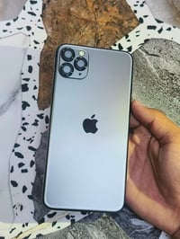ايفون ١١ برو ماكس • ٢٥٦ • شاشه وبطاريه مستبدله