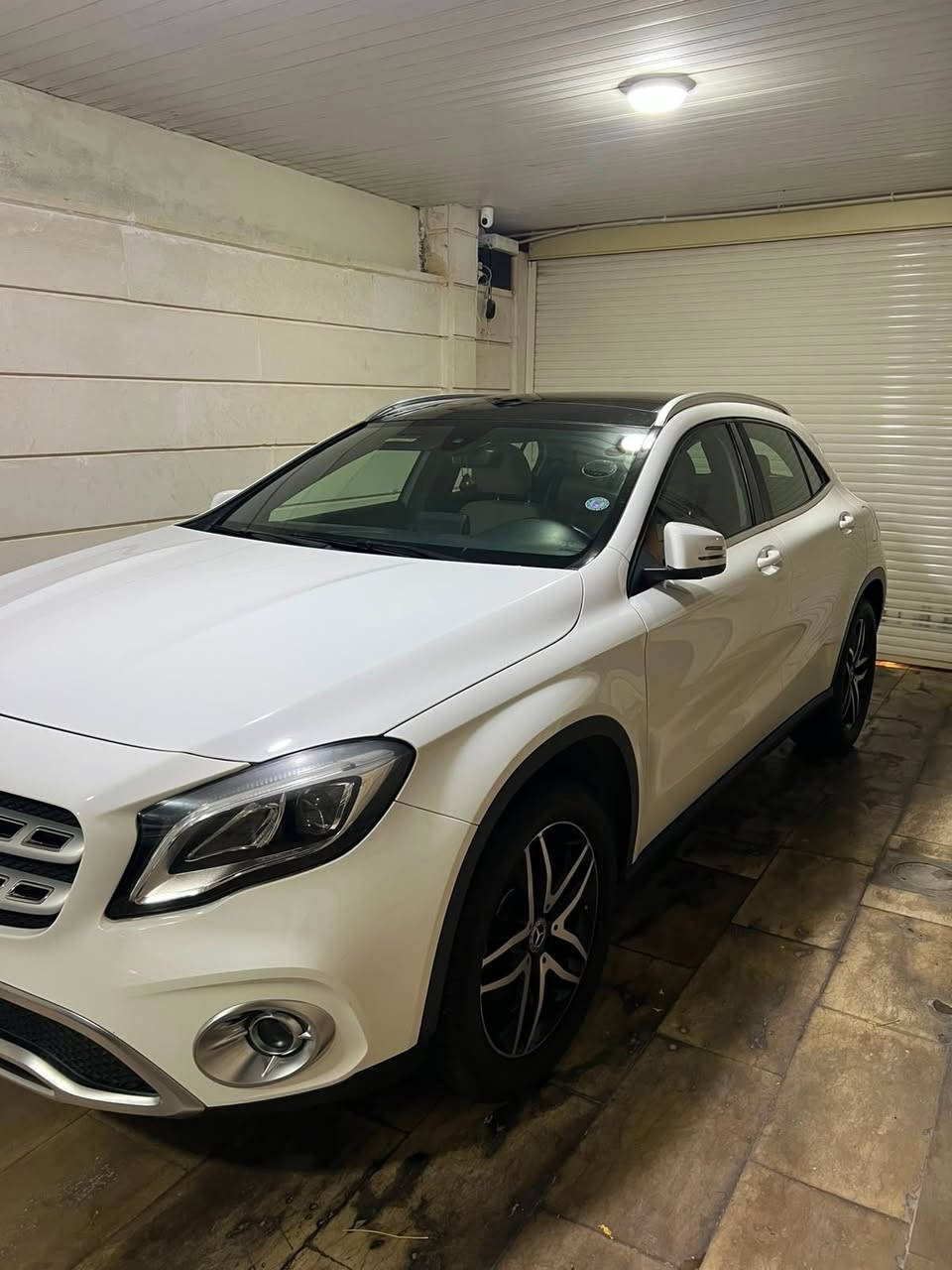 Mercedes-Benz GLA 250 4MATIC
مكينه 4 سلندر 2.0 تربو
مكفوله من الصبغ 
السيارة كلش جديدة 
كير محرك كهربائيات كلها ب شرط
مواصفات فوول وارد خليجي 
ماشيه 77000 كم 

*********** أربيل, العراق
