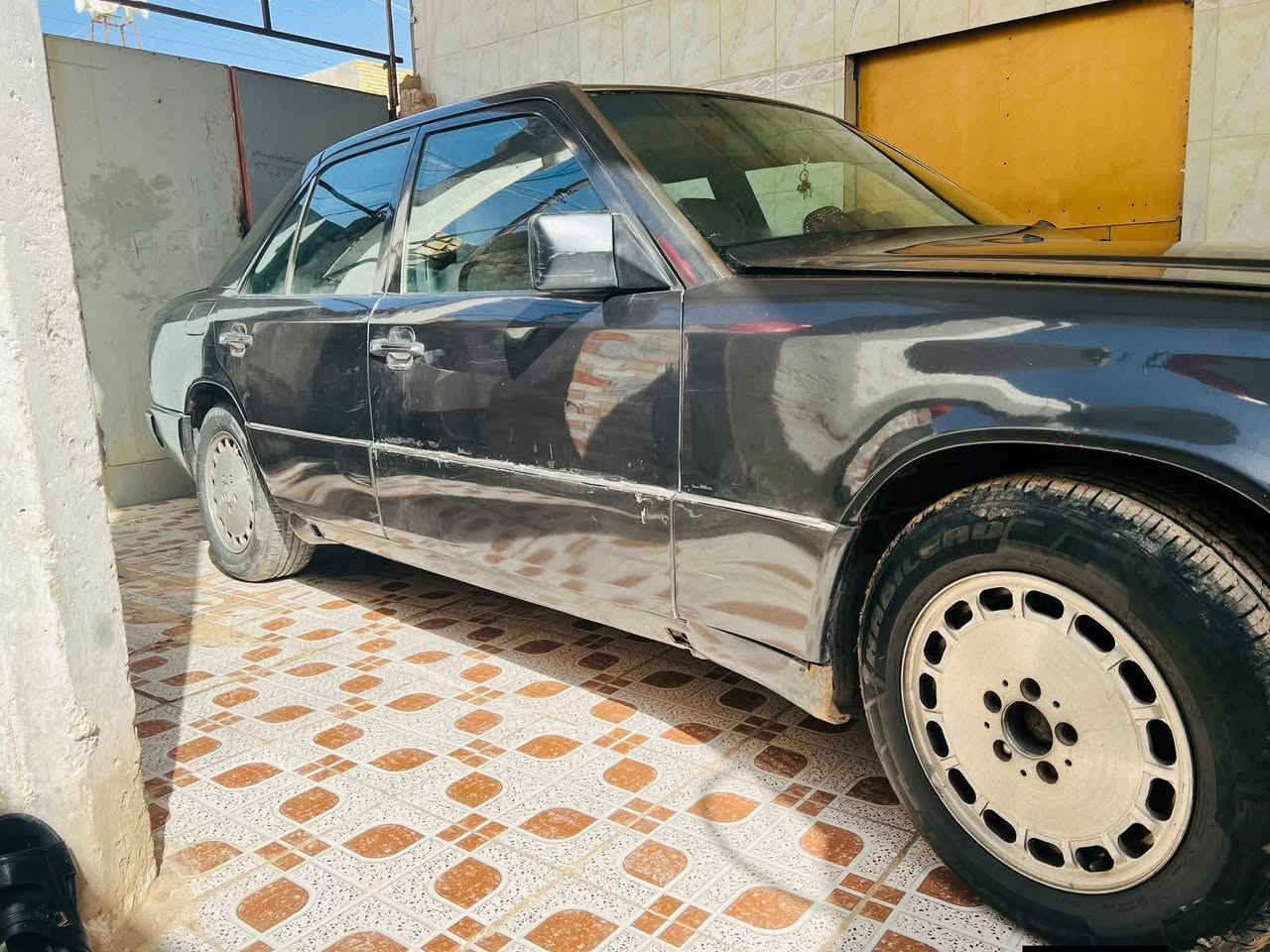 السلام عليكم
مارسدس دب للبيع موديل92
مكينه 2500 كير جديد
للاستفسار ***********
