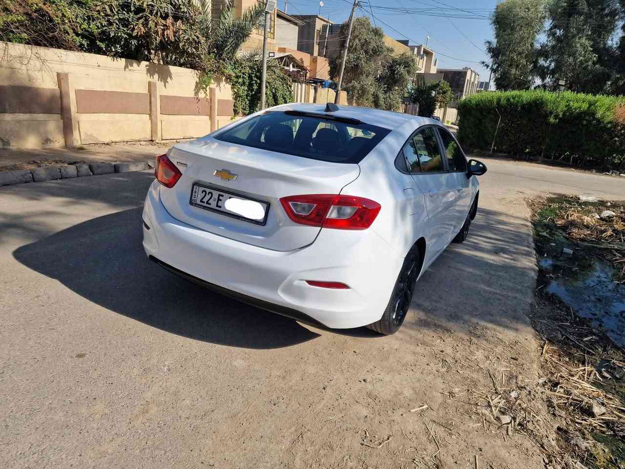 كروز موديل ٢٠١٧ لون ابيض رقم اربيل دولي بأسمي حادث قطعتين وشويه بالباب تحكمات ستيرن ك روس سرعه شاشه كاميرا ويل كب 18 سياره جاهزه من كلشي صدر وتايرات محرك وكير وتبريد كلهم شرط وترايك وين من تريد سياره حلوه وترايها ناعم..مكان السياره موصل ايسر  ***********
