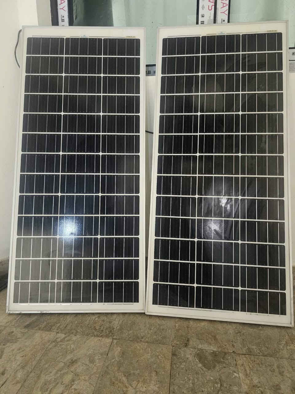 للبيع 
☀️ لوحين طاقة EURONET 100W عدد (2)
🔌 منظمين شحن Fortuner 60A عدد (2) مع شاشة عرض
⚡ انفيرتر / عاكس هندي ماركة Luminous Cruze الاصلية 5 كيلو - 20 امبير - ماركة مكزمة غنية عن التعريف
⚡ عاكس 1500W - 5 امبير - يفيد ابراج الانترنت واهل البر والكرفانات
🔥 تجي تشوف بعينك وتفحص - النظافة فول 100%
🔥 كله على الفحص كدامك - شغال 100%

ملاحظات
✅ البيع بدون بطاريات
✅ البيع شلعة وحدة فقط

💰 *السعر النهائي: 600 ألف*
📍 المكان: الناصرية - ذي قار
📞 للتواصل راسل واتساب: ***********
---
