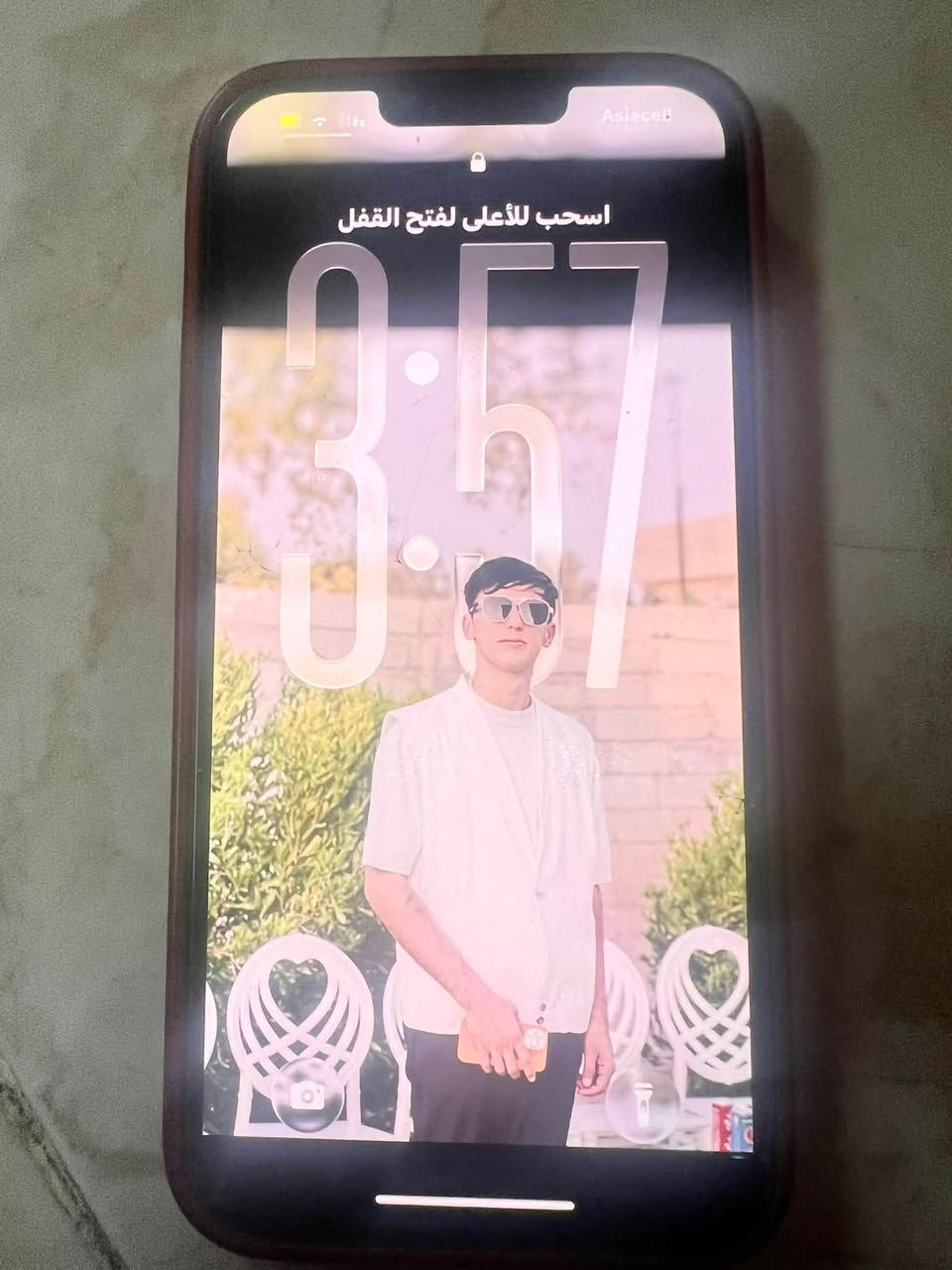 13برو ماكس بي ضهر مكسور وبي شاشه مبدله وبطاريه جهاز نضيف وسلس الشراي يتصل ***********السعر 450
