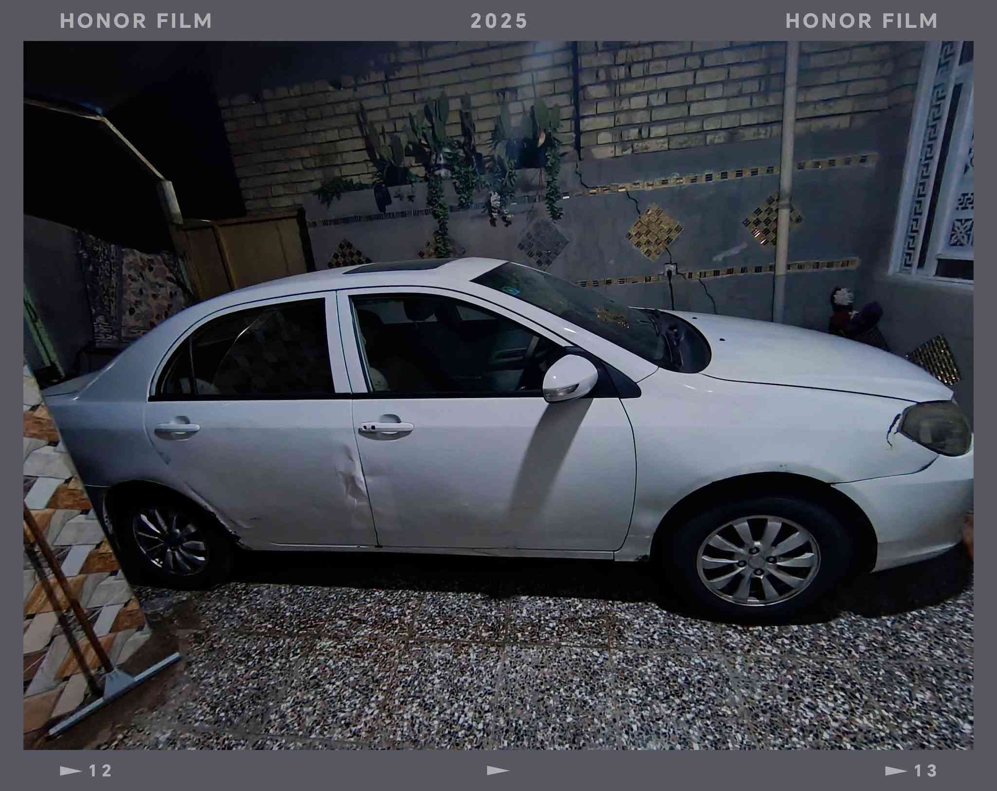 Byd g3 2013  للبيع 
محرك وكير بلادي السيارة بصمة وبصمة أبواب وتحكم بالمري والتبريد شغال السيارة ما بيها صبغ نهائيا ماشية 155 ألف مكانها بغداد 
سعرها ٤٧ ورقة وبيها مجال 
للاستفسار ***********

نص مكتوب في الصور:
- HONOR FILM 2025 HONOR FILM 12 13