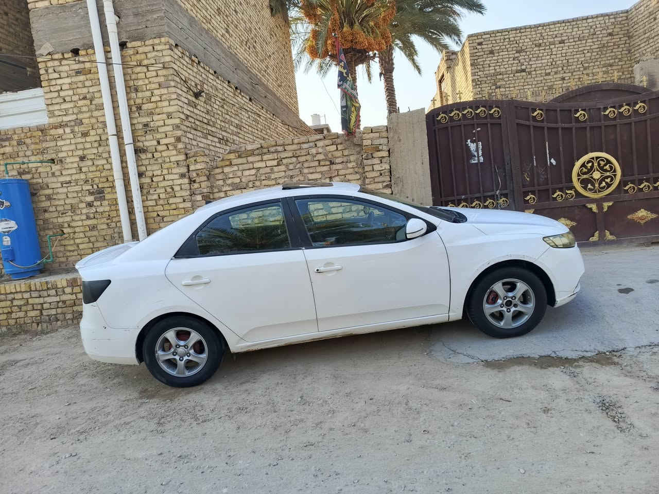 سيراتو موديل 11 خليجي رقم اربيل سنويه ساقطه سياره لا صبغ ولا ولا تبديل بيها بارد وبيها حالوب قليل كلش تخم تاير جديد باتري جديد حداديه سياره ويل كاب ماري شفط فاتحه لاي الزنون مكان السياره الديوانيه السعر 78 سياره مال جناي ***********
