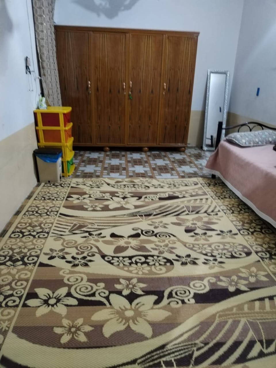 الرضويه شارع التركمان • ٢٠٠م • ٢ غرف