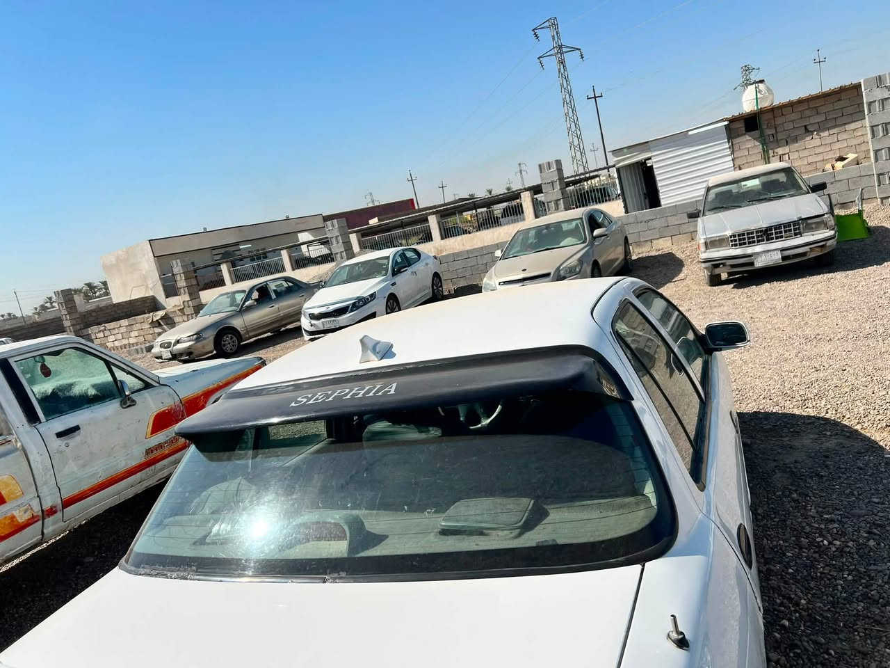 السلام عليكم كيا سيفيا للبيع موديل ٩٦ كير عادي   وترهم مراوس  محرك مفتوح جاهزة تبريد كهربائيات تخم تاير ما ناقصها اي شي شرط التحويل 
 للإستفسار الاتصال *********** مكانه صلاح الدين بلد
