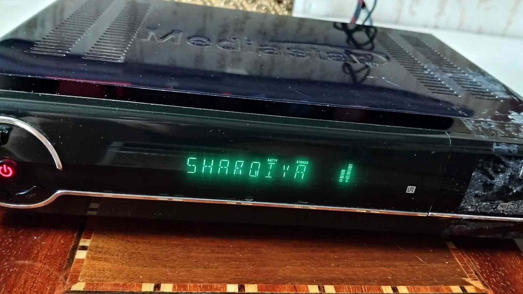 للبيع رسيفر HD Medi astar
ms-15000 Uneve
رسيفر دبل مدخل اولمبي انتينا انترنت يو اس بي تسجيل وعرض من خلال افلاش إضافة إلى عرض اسم القناة على شاشة الرسيفر وغيرها من المواصفات 
للتواصل على الرقم ***********
