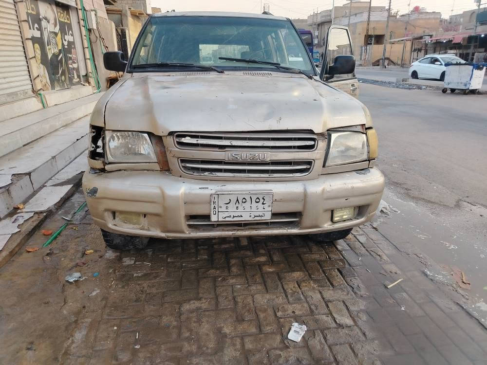 سلام عليكم سياره ازوزا موديل 2002كير مكينه خير من لله
 تبريد مايشتغل حدادة نص عمر سياره مصفره غرامات تحويل ثاني  السعر ٣٥  مكان السياره. بصره حي الحسين رقم لهاتف *********** بدرا, واسط
