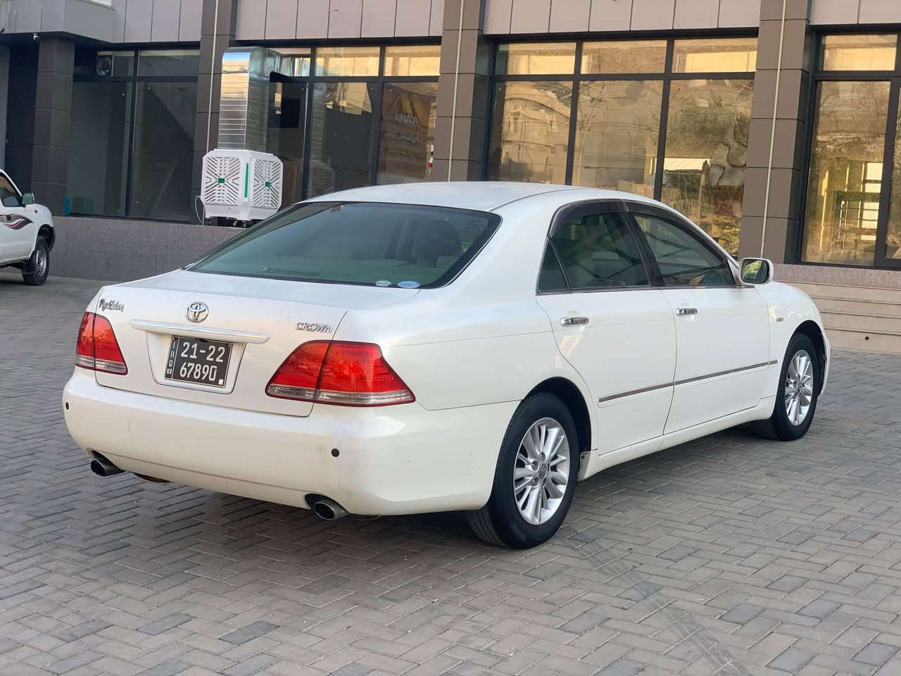 بڕاوه 2005 
182 بێ دووكه ڵ
ته بريد ساردو گه رم مه ز بوت
سه قفوو كه ڤه ر به شه رت 
پێشو دواي كه پسه 
127 هه زار ڕۆشتوه
ده روو ناوي جوانه 

نرخي 49 گه لا 
شوين سيدصادق
***********
