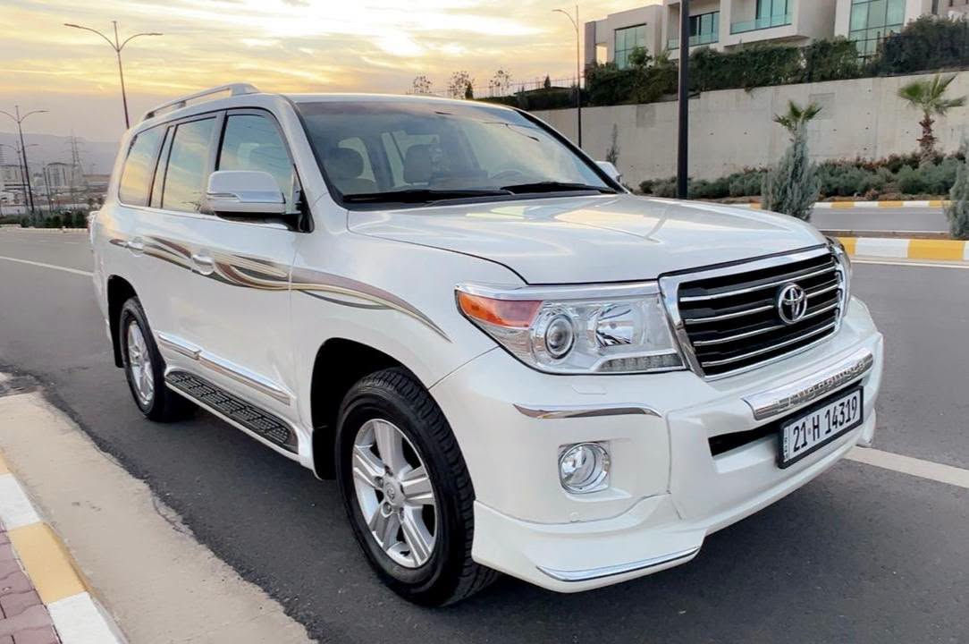 لاندكروزر GXR • ٢٠١٣ • ١١٧٠٠٠ كم