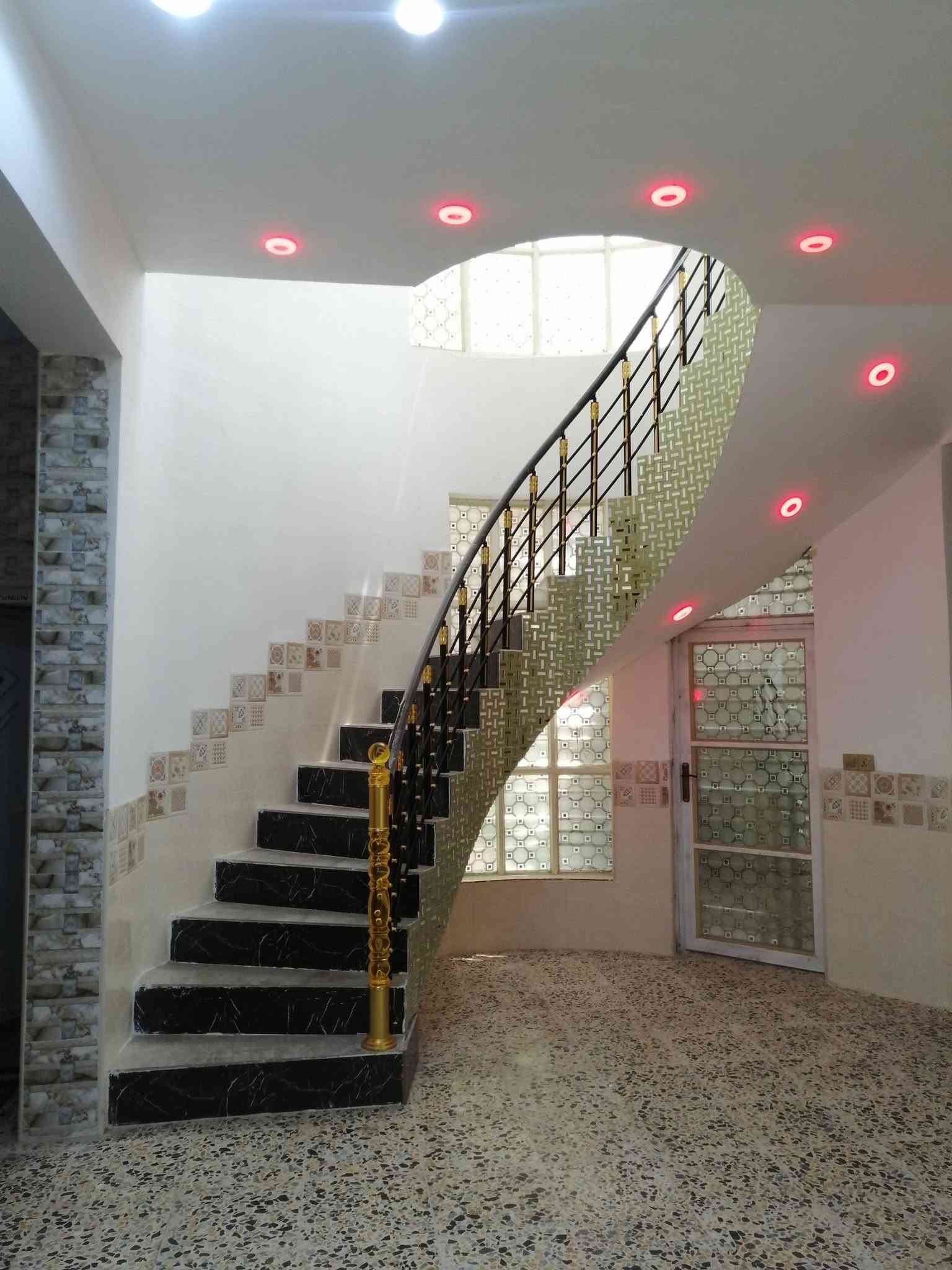 دار للبيع المساحة الكلية ٢٠٠ متر طابو صرف
رقم القطعه ٤١١ ثالث قطعه عن الركن الخارطة حلوه ومرتبه
موقع البيت حلو كوت حي الجامعه خلف العماره الحمره
بناء ٢٠٢٣ نظيف جدآ طابوق بدره
كهربائيات  بوري والماء ومجاري درجه أوله شرط
ماء خطين تانكي عدد ٢ 
كاشي الحي معمل عمار الكبوشي معروف بالحي
الخارطه طابق واحد كامل فول وصاله كامله بالثاني وحمام  الخارطه غرفتين وصاله كبيره ومناور عدد ثنين ومطبخ والاستقبال وكراج ودرج دائري حمام عدد ٢ وحيات عدد ٢ واحد وحده من الغرف سويت خارطه فول
 شبابيك تسكام ثقيل
السعر ١٨٠
اذا اكو قطعه مساحه كبيره اراوس او قطعه ركن حسب القناعه كلمن وسعر ممكن اخذ فرق او انطي فرق  الإمكانات حي جامعه  فلاحيه  سياسين الموقع زين القوس الحشد خلف البانزين خانه
*********** 
***********
