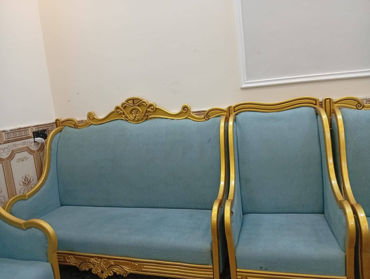 تخم للبيع حطاطه نظيف ١٧ مقعد السعر ٦٠٠ وبي مجال لشراي
عنوان فلوجه حي معلمين شارع ٤٠ 
رقم الهاتف لشراي ***********
