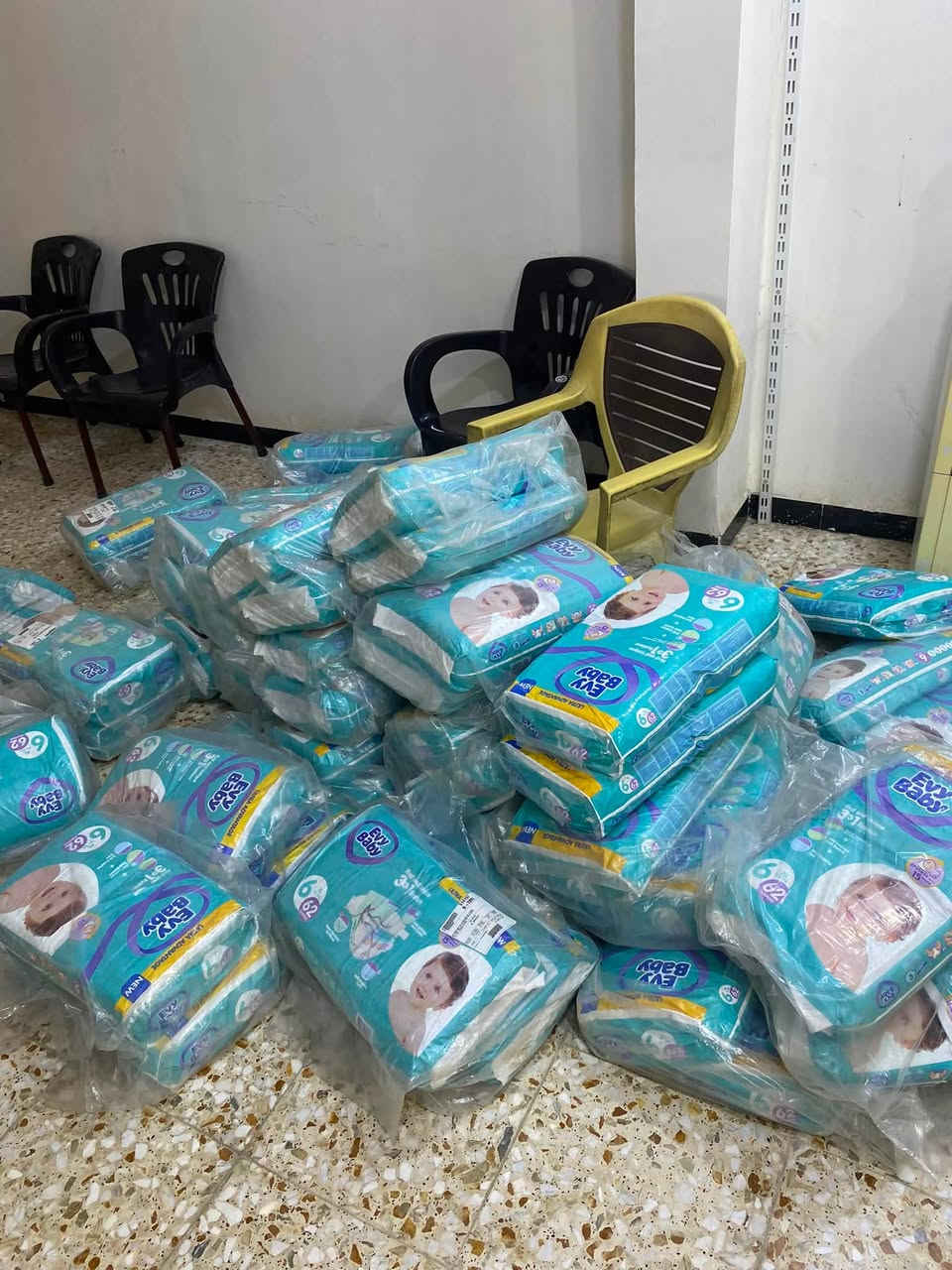 🔥🔥 بسعر تنافسي فقط 14 ألف دينار! 🔥🔥

🧸 حفاظات إيفا بيبي (Eva Baby) متوفرة الآن في تجهيزات السيف!

💰 السعر: 14,000 دينار فقط 💰

✅ امتصاص عالي وحماية من التسرب
✅ ناعمة ولطيفة على بشرة الطفل
✅ راحة تدوم لساعات
✅ متوفرة بمختلف المقاسات
📦 متوفرة بكميات كبيرة للجملة والمفرد

📊 الكميات المتوفرة:
🧸 رقم 4️⃣ — 100 حفاظة
🧸 رقم 5️⃣ — 78 حفاظة
🧸 رقم 6️⃣ — 62 حفاظة

📍 المحاويل – حي الجمهوري، مجاور عيادة د. محمد جاسم الطائي
📞 للاستفسار والطلبات: ***********
