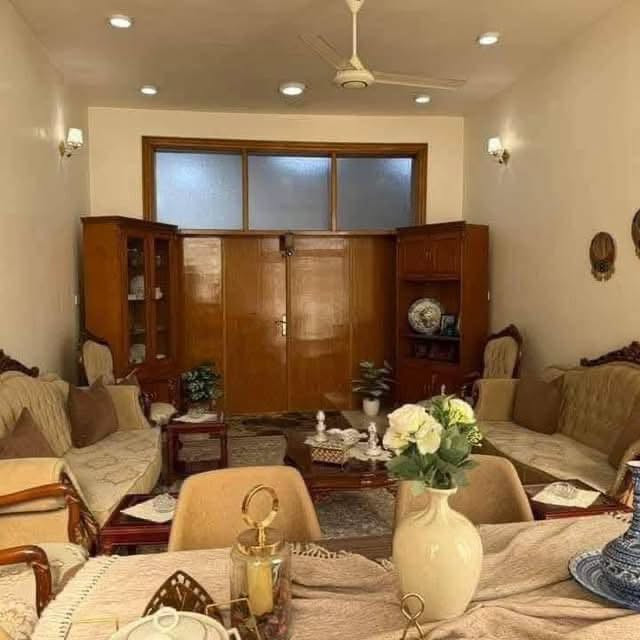 ✅ #دار_للبيع ___طابو صرف✅

🏗️📍المــــــــوقع//حي الضباط الأولى_قرب مدرسة الحلة

✏️المســـــاحة//202.5 

      🧱✅بناء حديث درجة أولى ✅🧱

🧱🧱طـــابق الأول // يحتوي ع (غرفة نوم 🛌 ➕مطبخ➕هول➕ صالة➕ مجمعات صحية عدد 2➕كراج سيارة 🚙 ➕حديقة

🧱🧱طابق الثاني//غرفتين نوم  ➕مجمع صحي ➕هول

 🏫📚نستقبل جميع عروض البيع و ترويجها بإعلانات ممولة 
      للمزيد من التفاصيل الاتصال او المراسلة خاص 

حسن السعيدي ***********
حسين السعيدي ***********
علي السعيدي ***********

 📍موقع المكتب  📌 الحله - حي الامام علي(ع)_قرب المول الجديد _مقابل مجمع الوافي
