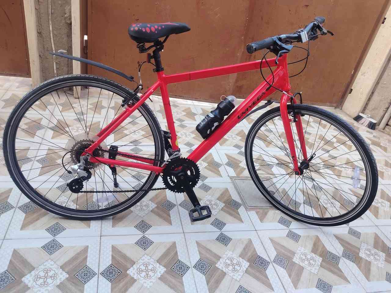 دراجة هوائية 🇺🇸  أمريكية هجينة من ماركة UNIVEGA C700
المواصفات :

معدن المنيوم

الحجم 28 _ M

حجم الإطارات C700x40

خط عاكس الضوء

عدد السرعات 8X2

الوزن ريشه

المكان الموصل 

السعر 250 ألف ثابت قفل قفل 
الرقم ***********
