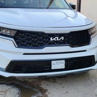 سورنتو ٢٠٢٣ • ماشي ٣٠٠٠٠ • كشنات جلد ابيض