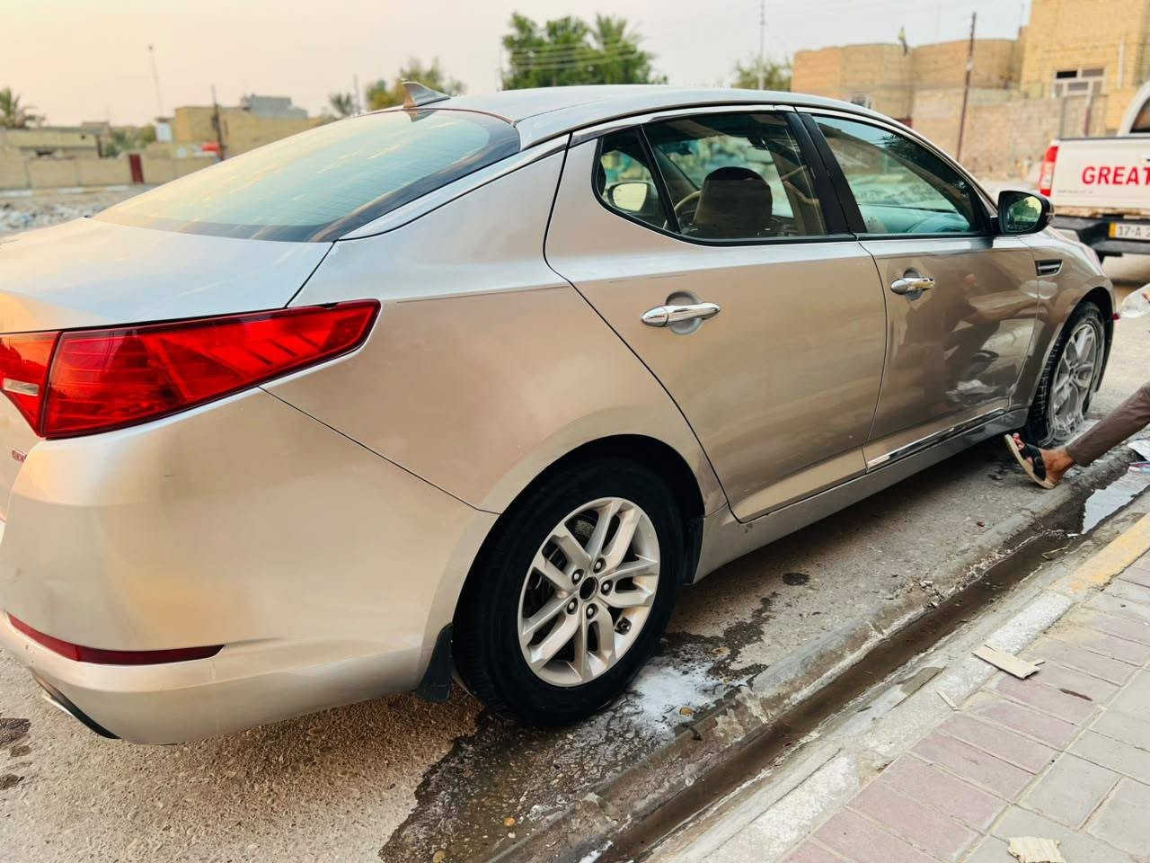 سلام عليكم كيا اوبتمه وارد امريكي مكفوله كفاله عامه من الضربه والتبديل فقط دوسه الباب الخلفي والهلال بيه اربع قطع صبغ جماليه مكينه 2400 جي دي اي كير مكينه تبريد شرط سعر اتصل وتدلل(***********) مكان السياره سماوه مركز

