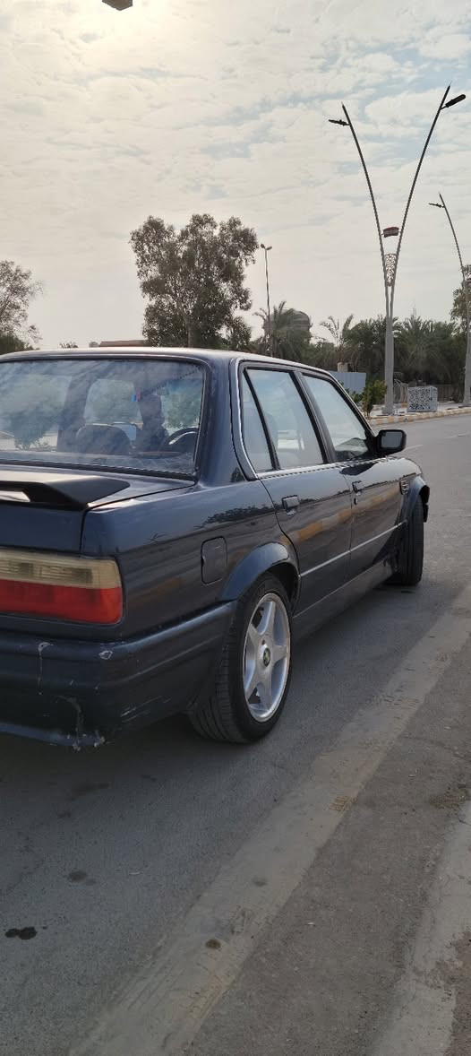 BMW 316i
بي ام دبليو زعره موديل 1991 مكينة أربعه سلندر 
كير عادي  رقم انكليزي بأسمي تحويل مباشر  سنوية لل 2029   مكان السياره  ناصرية مركز 

السعر 29  

للتواصل على الرقم
 ***********
