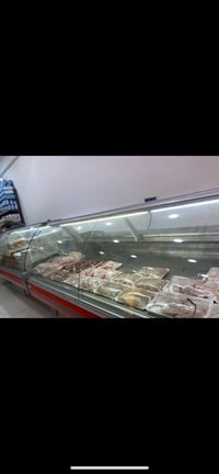 عارضة لحوم • مترين • ما تبرد