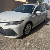 كامري ٢٠٢٣ رقم سليمانية لون سموك باسمي شرط تحويل وغرامة، ماشية ٣٠ ميل،...