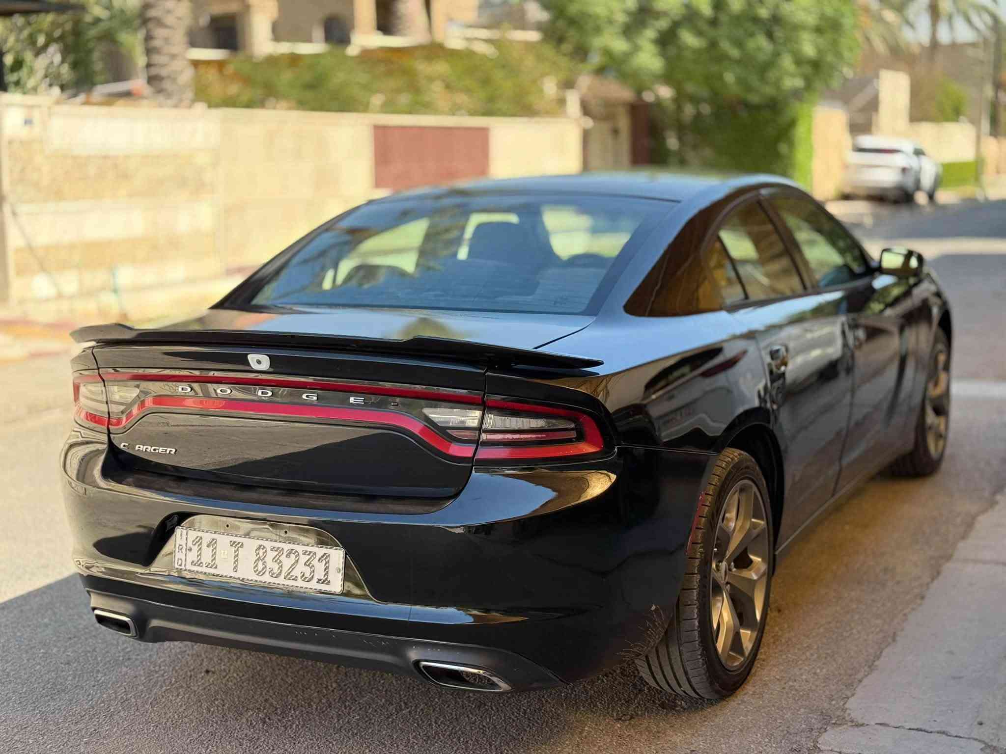 الحلوه للبيع 🔹

السلام عليكم چارجر SXT 2017 كلين تايتل 
كفاله عامه من الضربه فقط 
دعاميات صبغ للجماليه فقط
السياره كلش جديدة وحلوه ودينار واحد مابيها مصرف السيارة بيها فقط تعديل بارد صغير بلجاملغ الخلفي وممبين اصلا كد اصبعين مو اكثر + سونار مرفق بل منشور 
 ماشيه 75 km حقيقي ♦️
محرك / V6 3600 مكفول 
محرك كير حداديه كله بحاله الوكاله 
تخم تاير جديد تبريد ثلج 
مواصفات :

شاشه/ بصمة / تشغيل عن بعد/ تحكمات ستيرن
وياقي مواصفات ل SXT المعروفه سياره دينار متصرف عليها جاهزة من كل نواحي
رقم بغداد الدولي الجديد  تحويل ثاني يوم
مكان سياره بغداد 
السعر : 175 وبيها مجال 
للأستفسار : ‭‭***********‬
